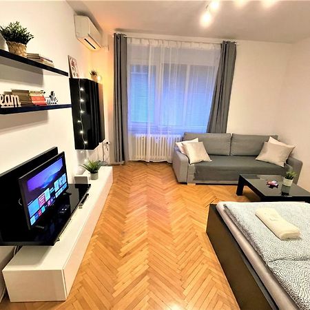 Apartment Helen - Old Town, Ac Bratislava Ngoại thất bức ảnh