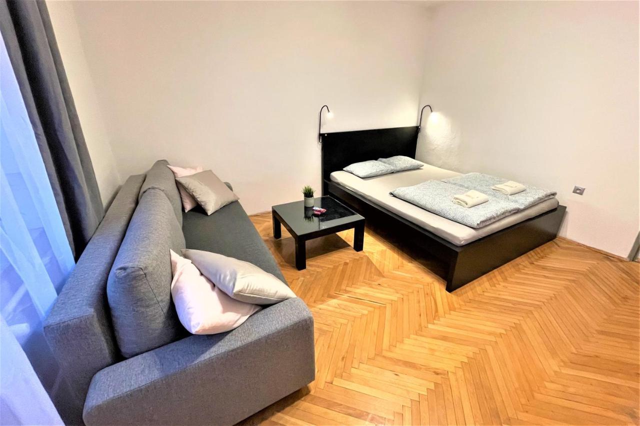 Apartment Helen - Old Town, Ac Bratislava Ngoại thất bức ảnh