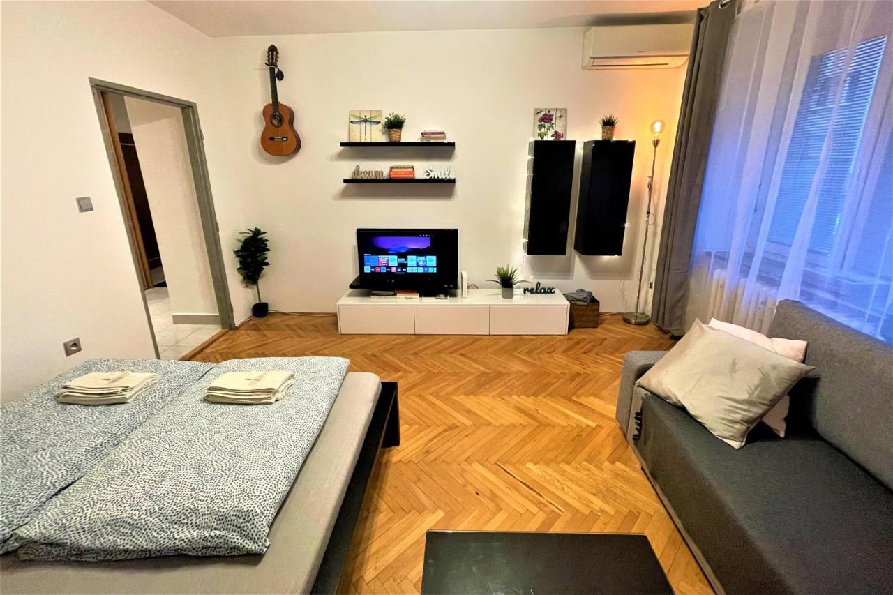 Apartment Helen - Old Town, Ac Bratislava Ngoại thất bức ảnh