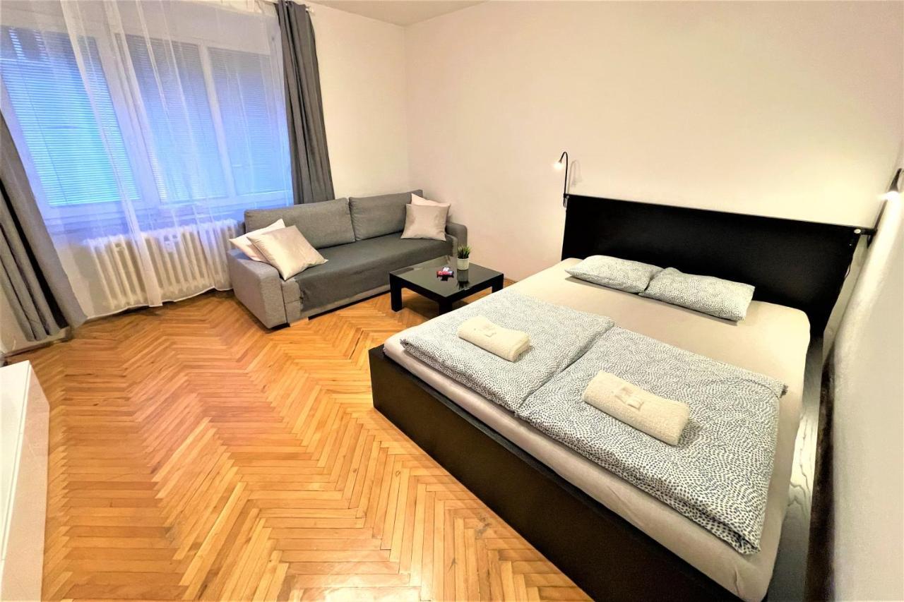 Apartment Helen - Old Town, Ac Bratislava Ngoại thất bức ảnh