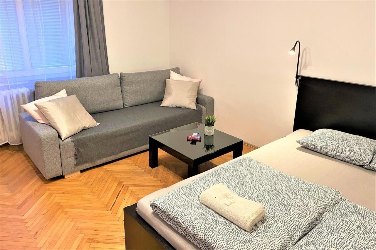Apartment Helen - Old Town, Ac Bratislava Ngoại thất bức ảnh